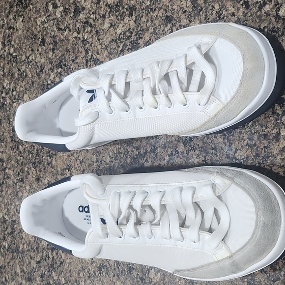 adidas rod laver tennis shoes